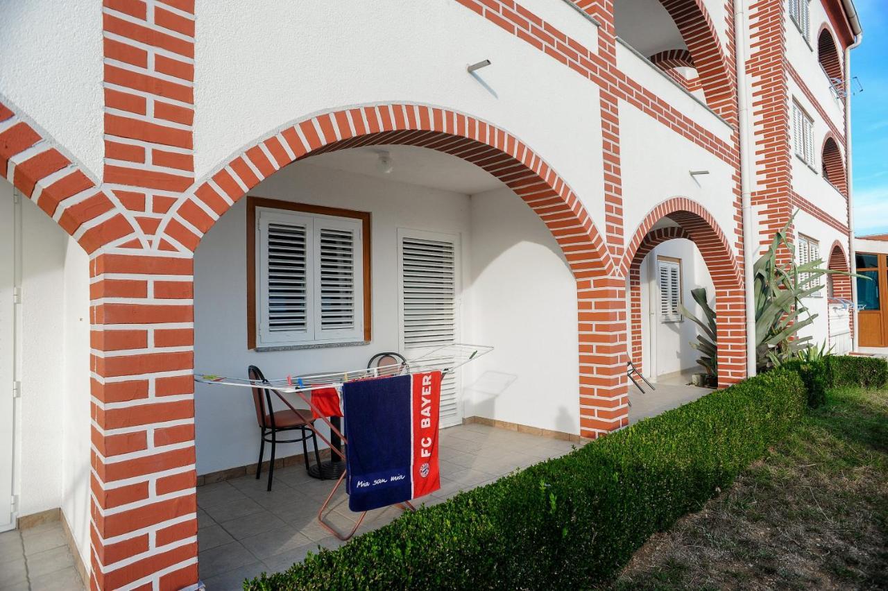 Apartmani Vila Caska Екстер'єр фото