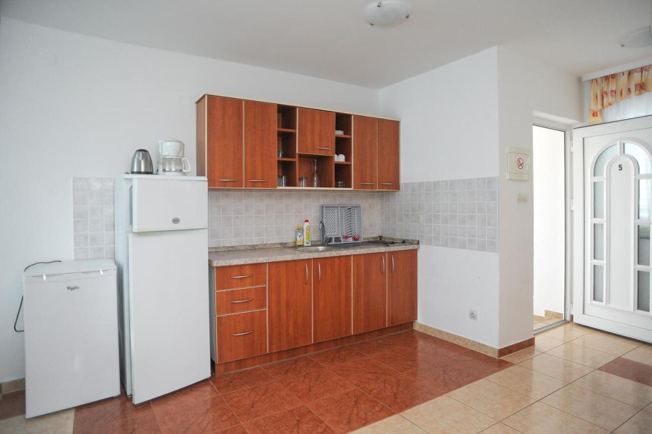 Apartmani Vila Caska Екстер'єр фото